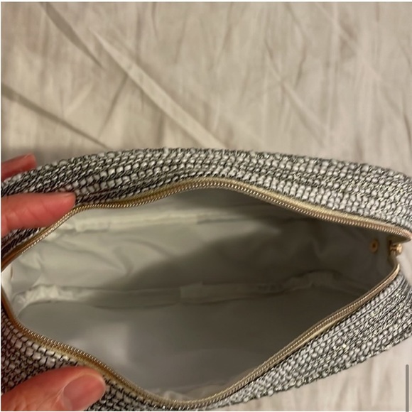 Authentic Chanel Tweed crossbody bag - Picture 10 of 13